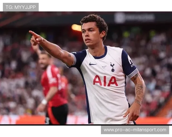 曼联读秒绝平热刺！红魔血性回归引全场沸腾