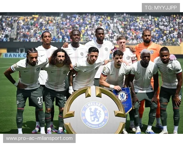 切尔西恩昆库插上背身做球助攻队友破门,展现惊艳技术与团队协作